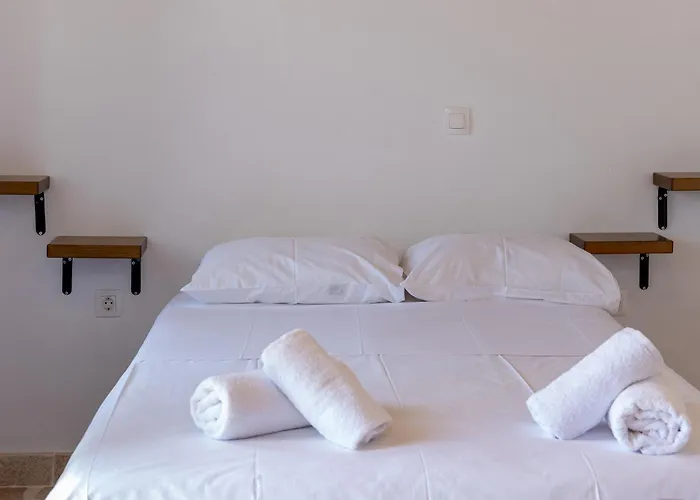 Epavlis Petrou Siwtou * Тинос