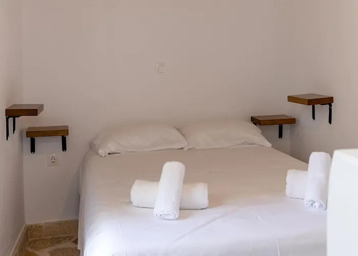 Epavlis Petrou Siwtou Тинос