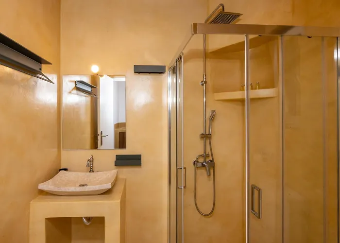 Epavlis Petrou Siwtou Тинос